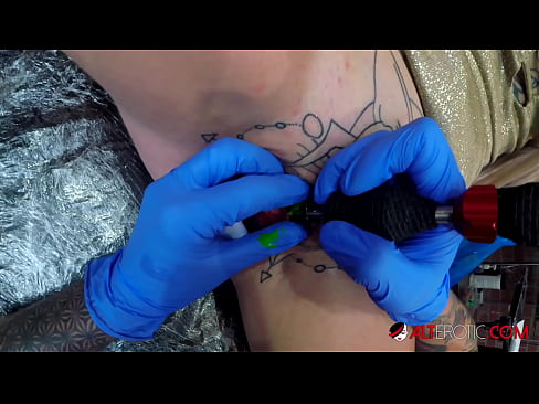 ❤️ Extremadamente tatuado hottie Sully Savage consiguió un tatuaje en su clítoris ️❌ Super sexo en es.javdoe.top ❌️❤️❤️❤️❤️❤️❤️❤️